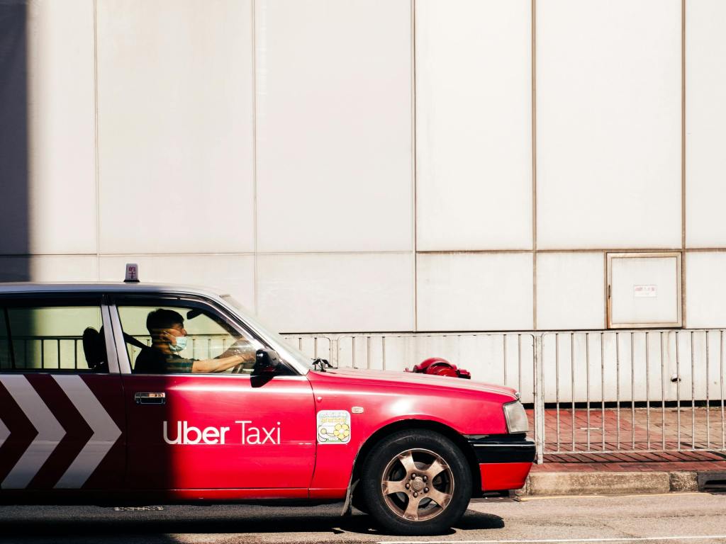 Taxis in Amsterdam – How to Use Them, Costs &&nbsp;Tips