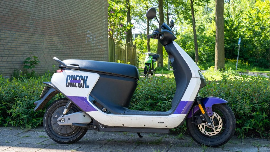 Electric Scooters in Amsterdam – How to Rent, Ride &&nbsp;Rules